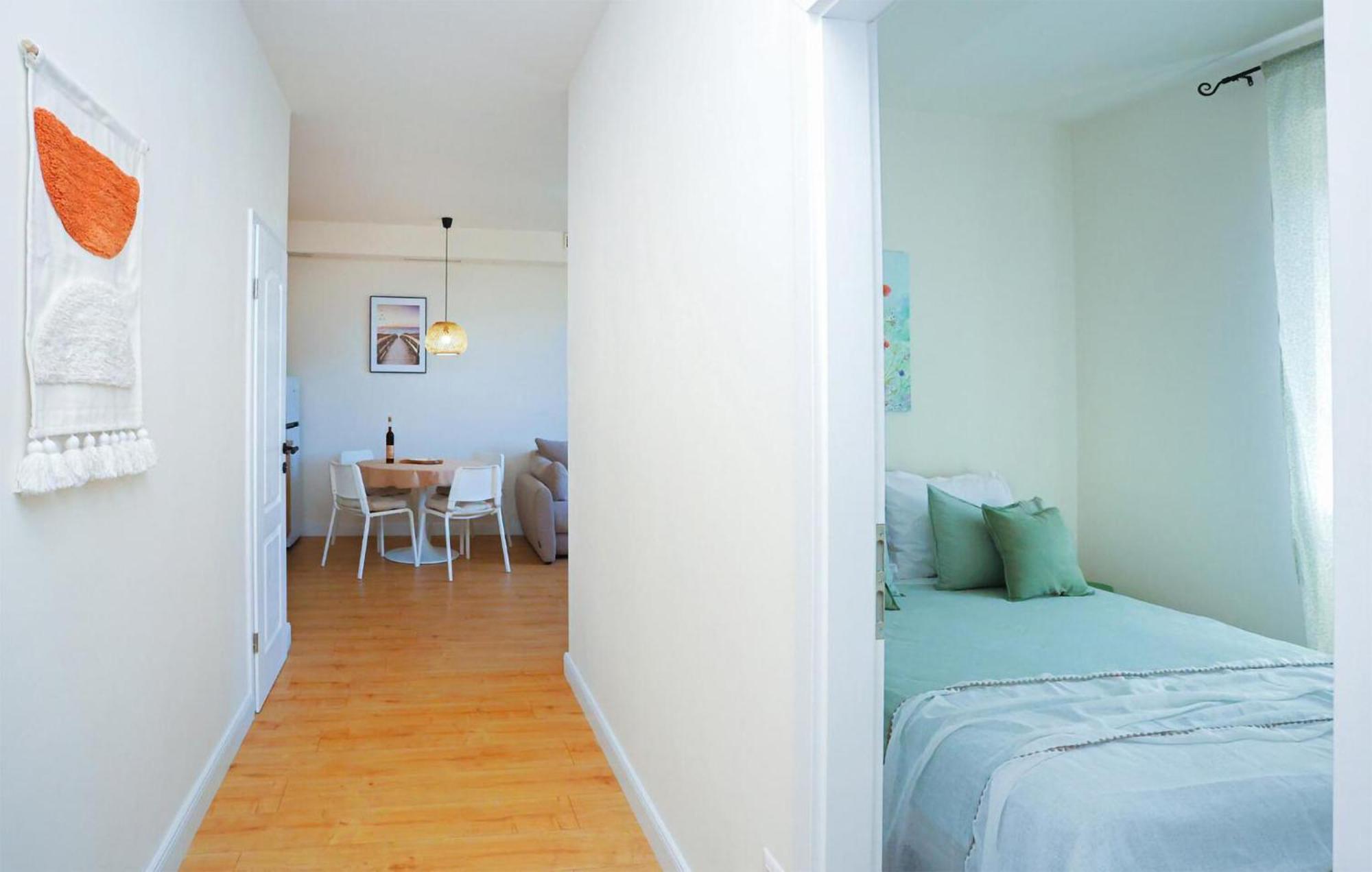 2 Bedroom Gorgeous Apartment In Kastel Luksic Kaštela Kültér fotó